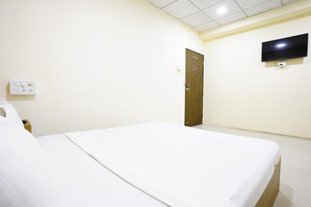 Hotel Nova Rooms Atlanta Shopping Surat Exterior foto