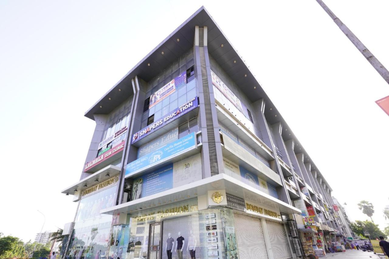 Hotel Nova Rooms Atlanta Shopping Surat Exterior foto
